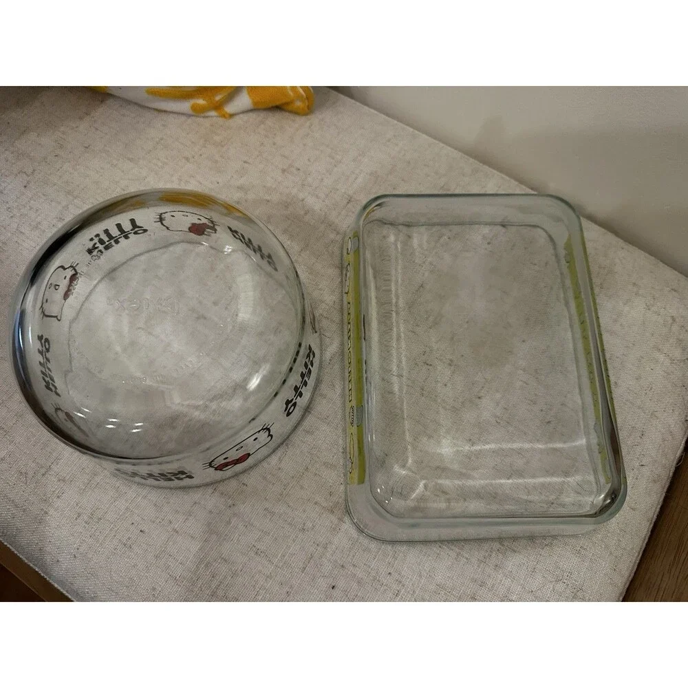 Pyrex hello kitty